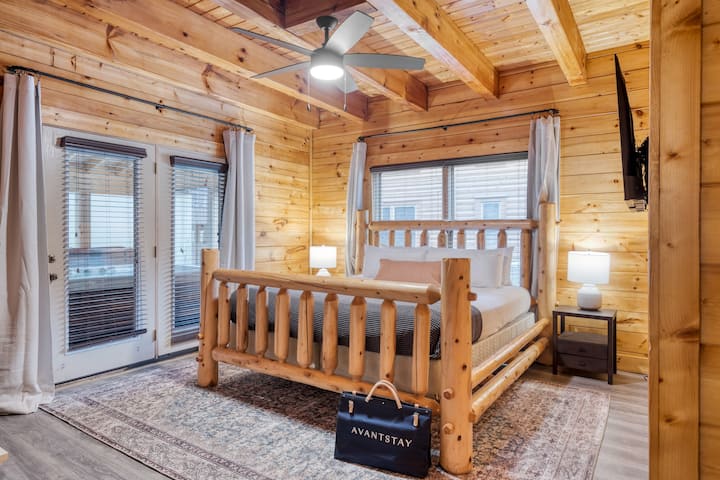 Dhoma e gjumit 2 ka një krevat dopio "king", hyrje në vaskë me hidromasazh dhe një banjë.