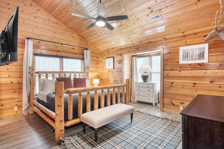 Dhoma e gjumit 5 ka një krevat dopio "king" dhe një banjë "ensuite".