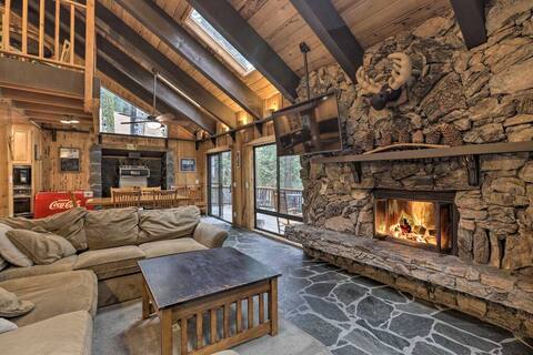 Relaxing Riverfront Retreat in Strawberry
