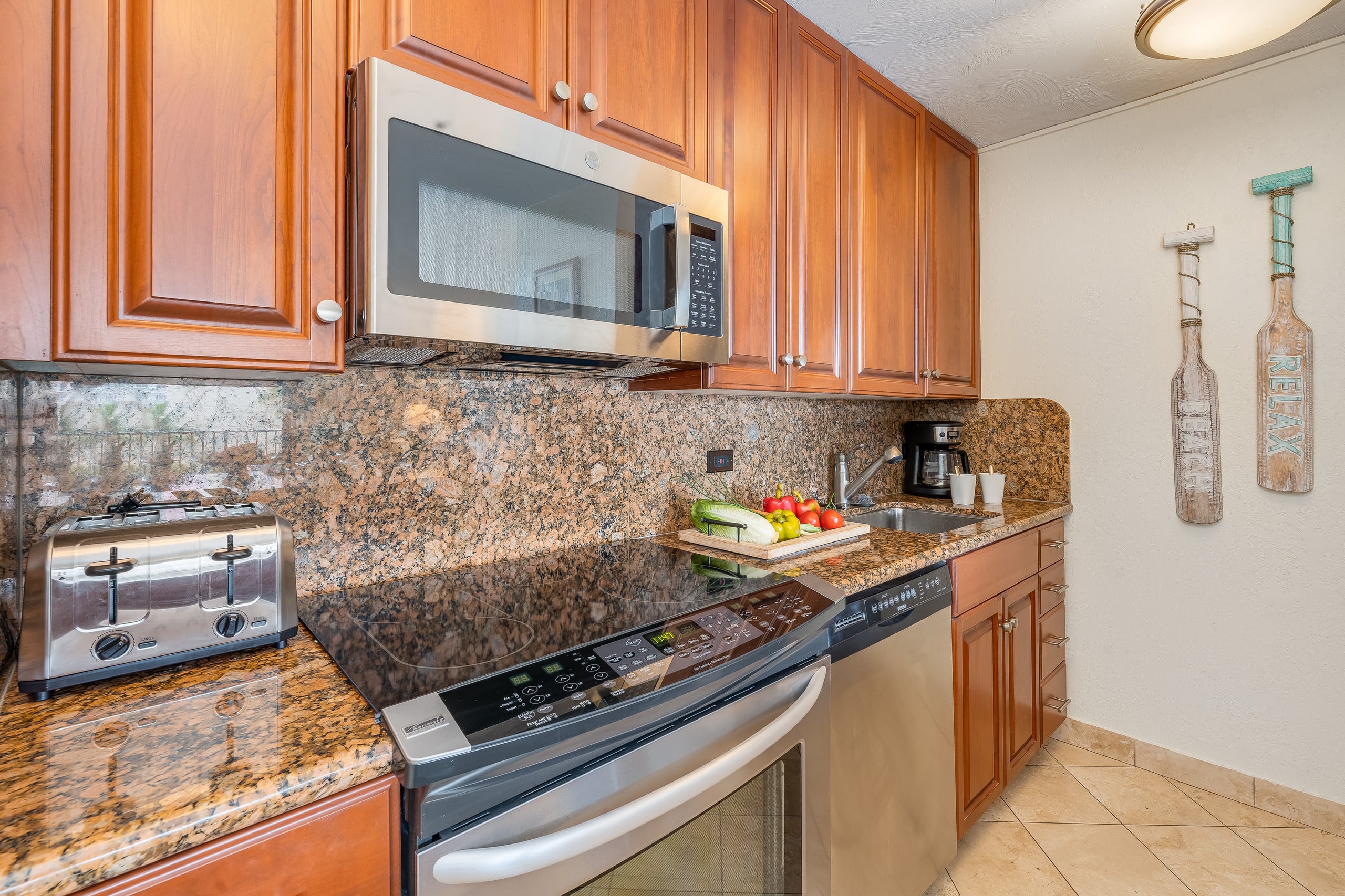 Condo in Lahaina · ★4.75 · 2 bedrooms · 4 beds · 2 baths - Image 7