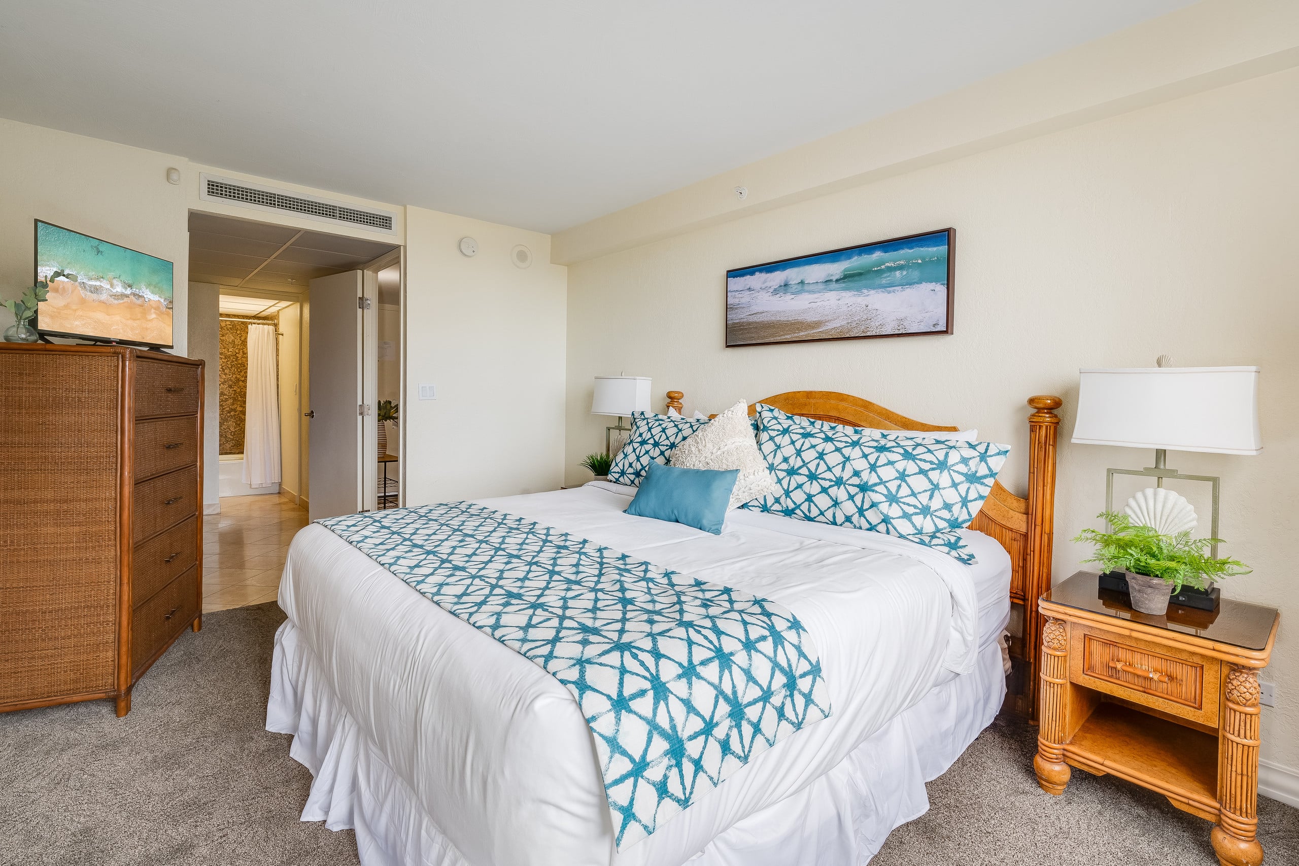 Condo in Lahaina · ★4.75 · 2 bedrooms · 4 beds · 2 baths - Image 12
