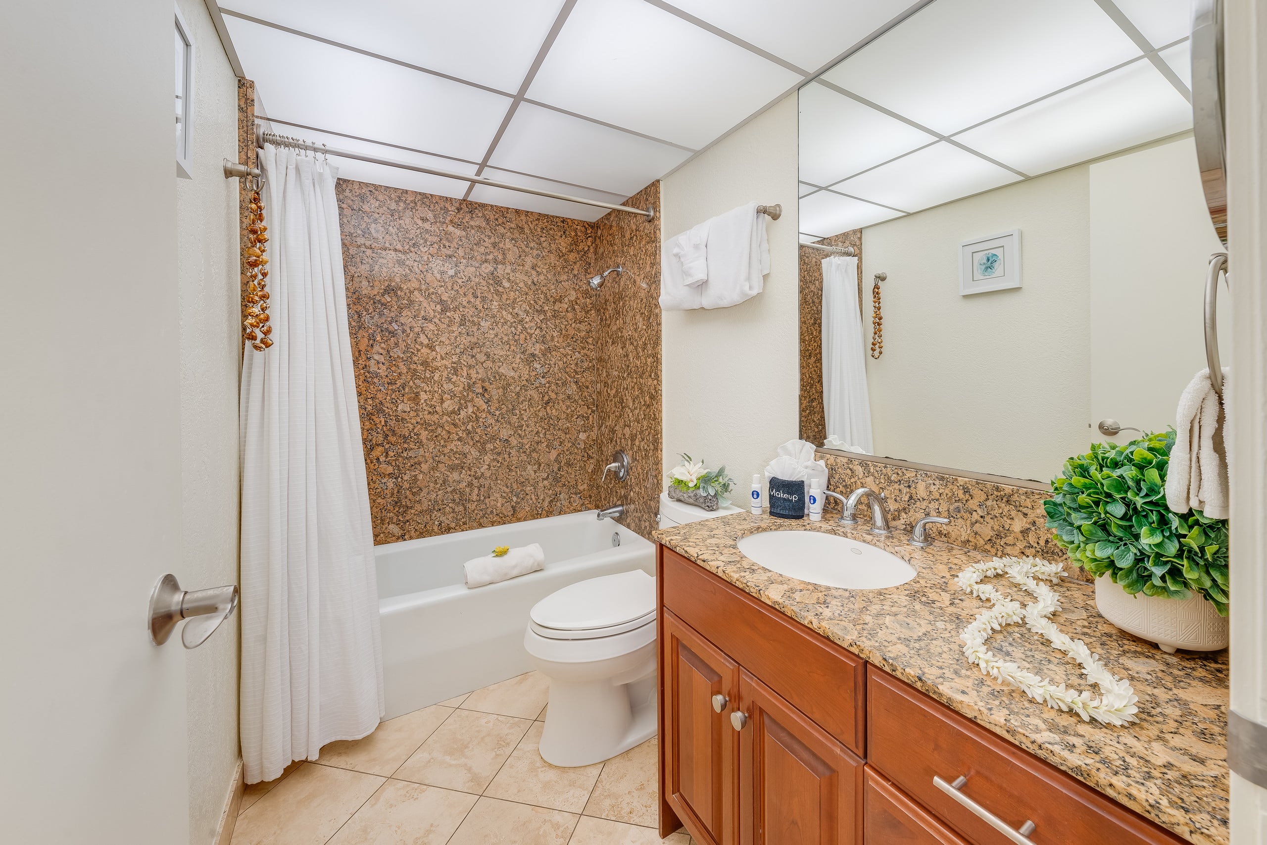 Condo in Lahaina · ★4.75 · 2 bedrooms · 4 beds · 2 baths - Image 20
