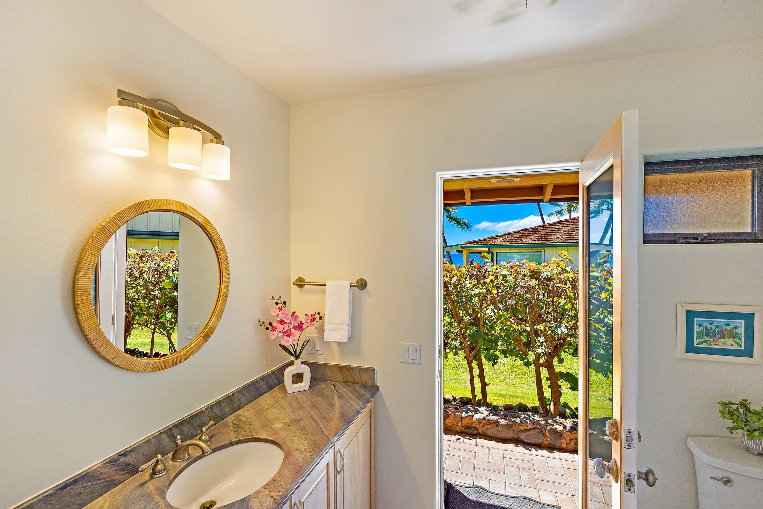 Townhouse in Lahaina · ★5.0 · 4 bedrooms · 3.5 baths - Image 17