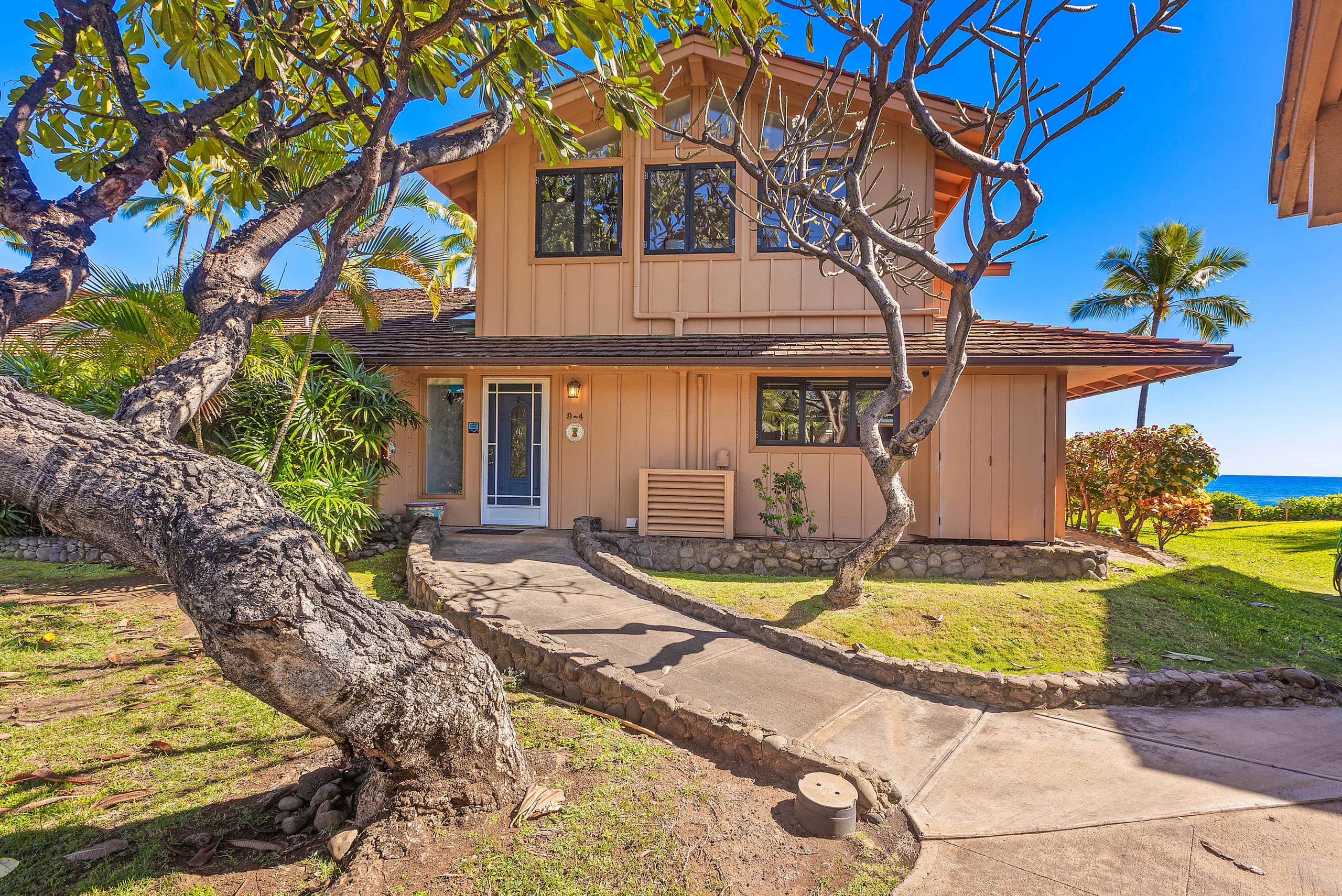 Townhouse in Lahaina · ★5.0 · 4 bedrooms · 3.5 baths - Image 44