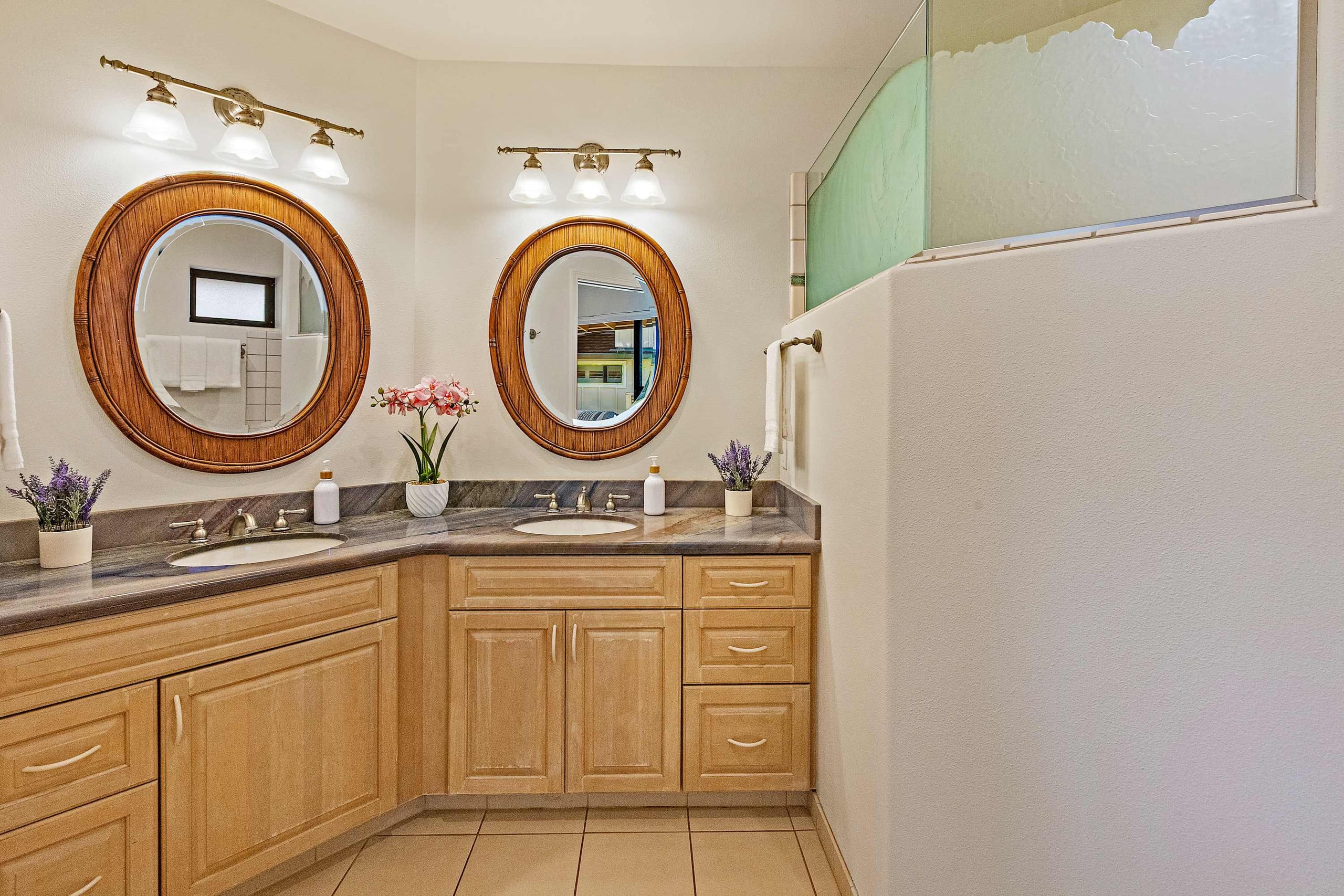Townhouse in Lahaina · ★5.0 · 4 bedrooms · 3.5 baths - Image 20