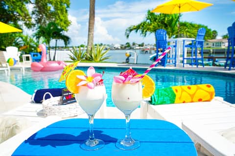 Fabulous views, heated pool 5 BR 5.5 BA Waterfront