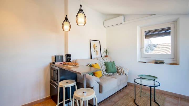 Romantic Duplex With Terrace And Great Views - Gerona, España
