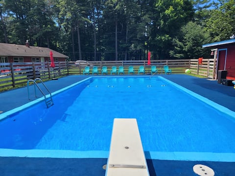 Private Pool-150 Acres of Nature, Red House