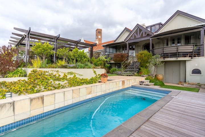 Spacious 3 Bedroom Home in Green Point with Pool