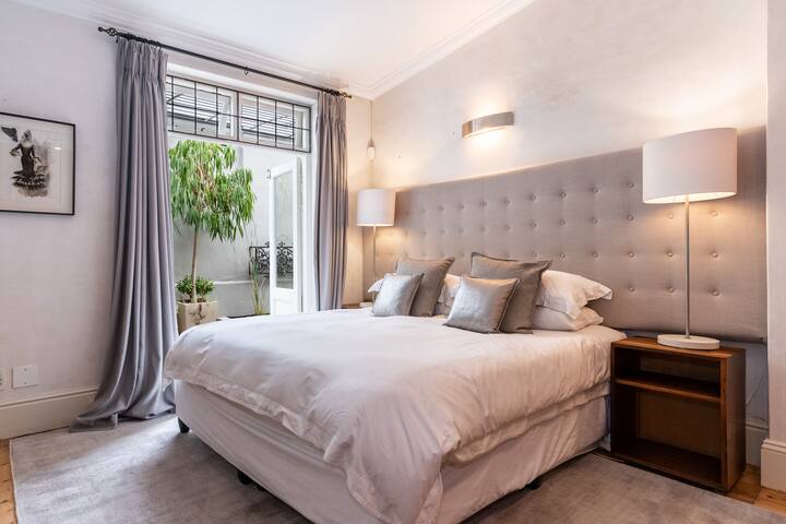 Spacious 3 Bedroom Home in Green Point with Pool gallery image 5