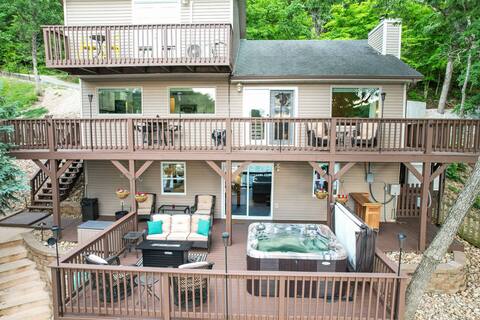 TIME WELL SPENT! Luxury Lake House w Dock & HotTub