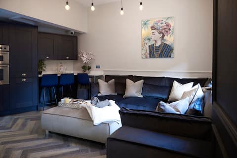 Home Hotels - Home @ 2 Tancred Road 6BR House