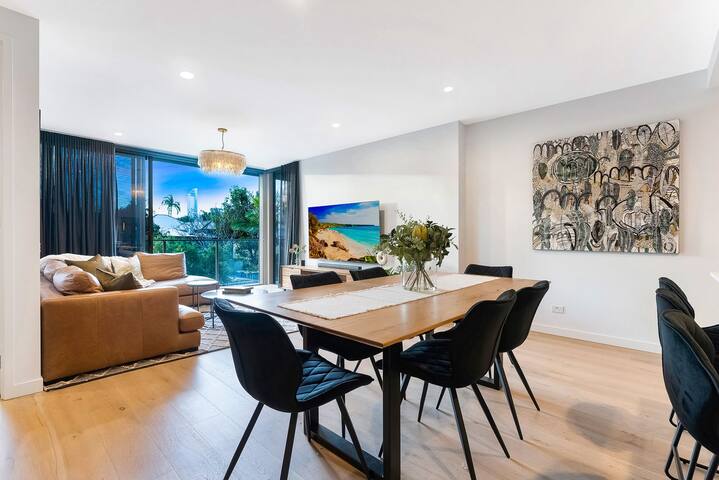 The Sinclair – Luxury Apartment + Rooftop Pool gallery image 3