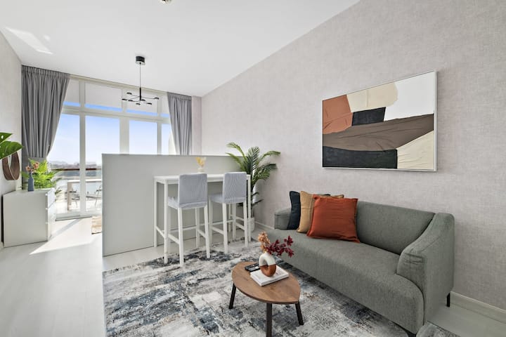 Silkhaus Sea View | Holiday Vibes in Palm Views