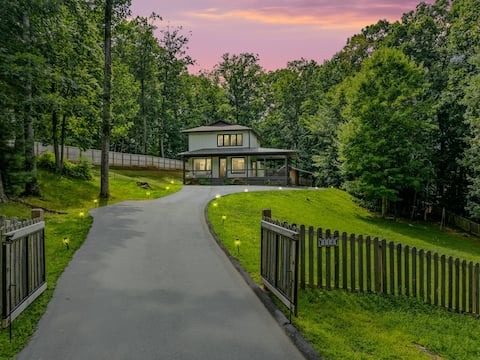 Near Asheville!Hot Tub~Fire Pit~BBQ! PWR+H20