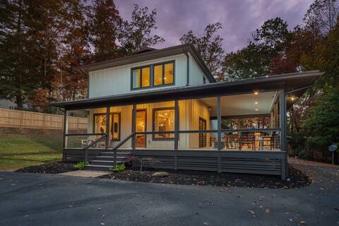 Near Asheville!Hot Tub~Fire Pit~BBQ! PWR+H20