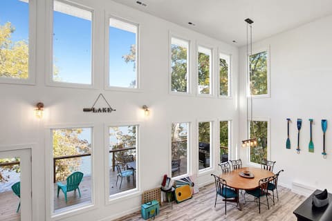New Custom Home with Breathtaking Views!