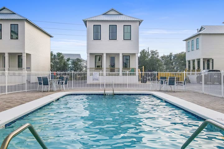 Adorable 2 Bedroom Beach Cottage Directly Across From Beach! - Alabama