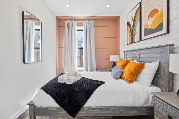 9 Br Triplex|1 block -> Train gallery image 5