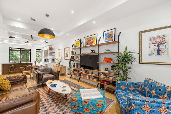 RoveTravel | Bainbridge | Duplex w/Deck & Backyard