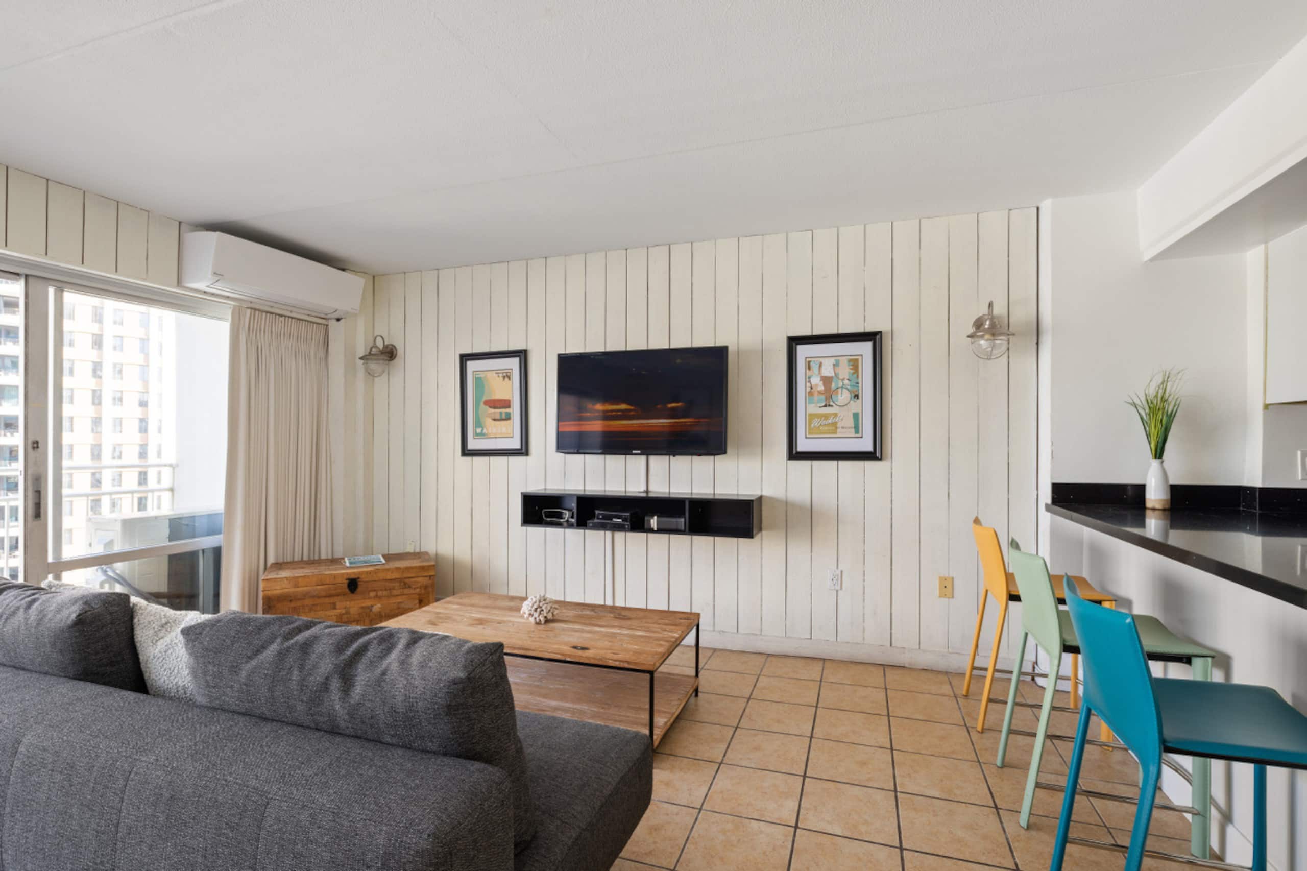 Condo in Honolulu · ★4.76 · 1 bedroom · 3 beds · 1 private bath - Image 1