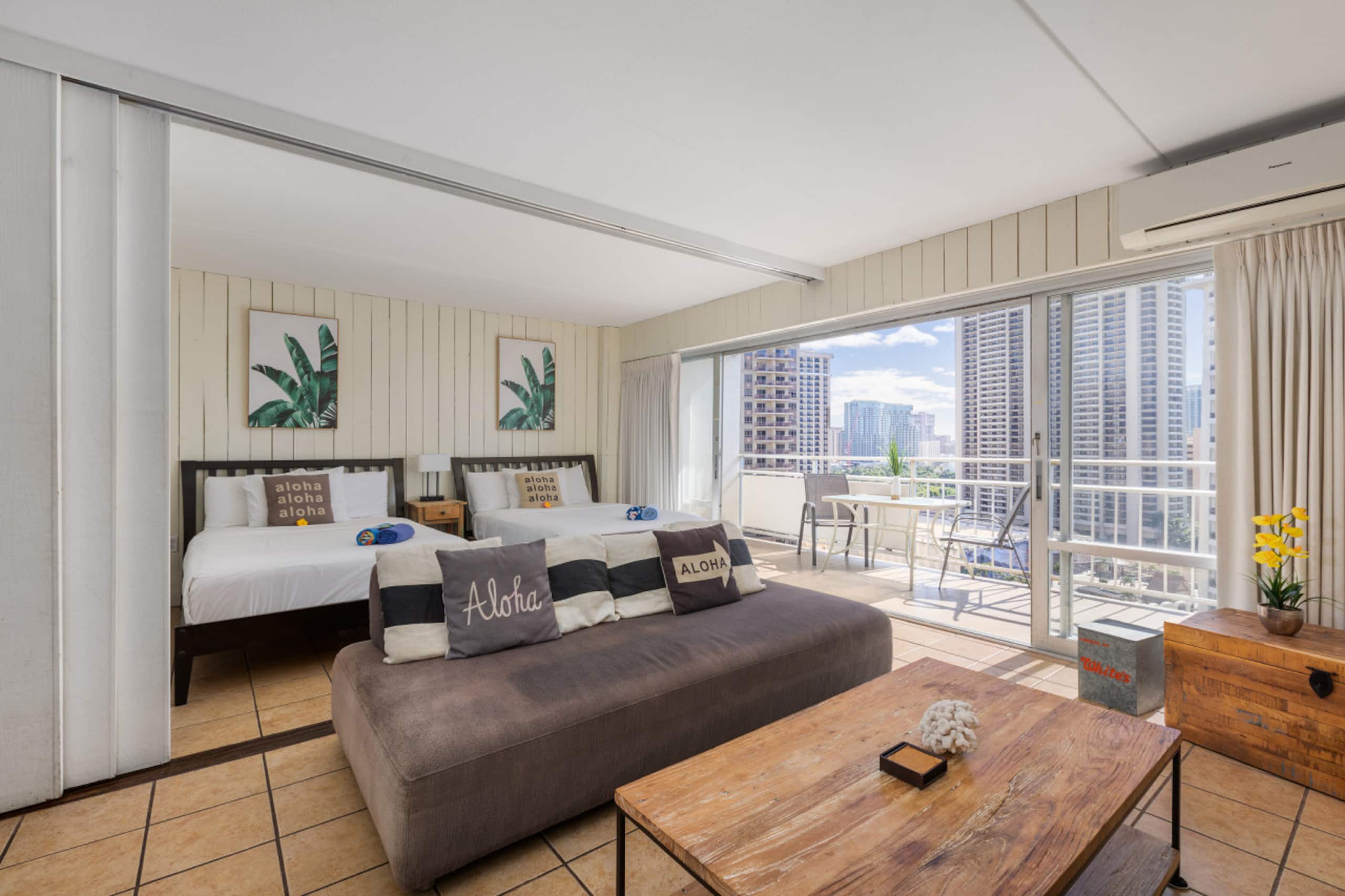 Condo in Honolulu · ★4.76 · 1 bedroom · 3 beds · 1 private bath - Image 6