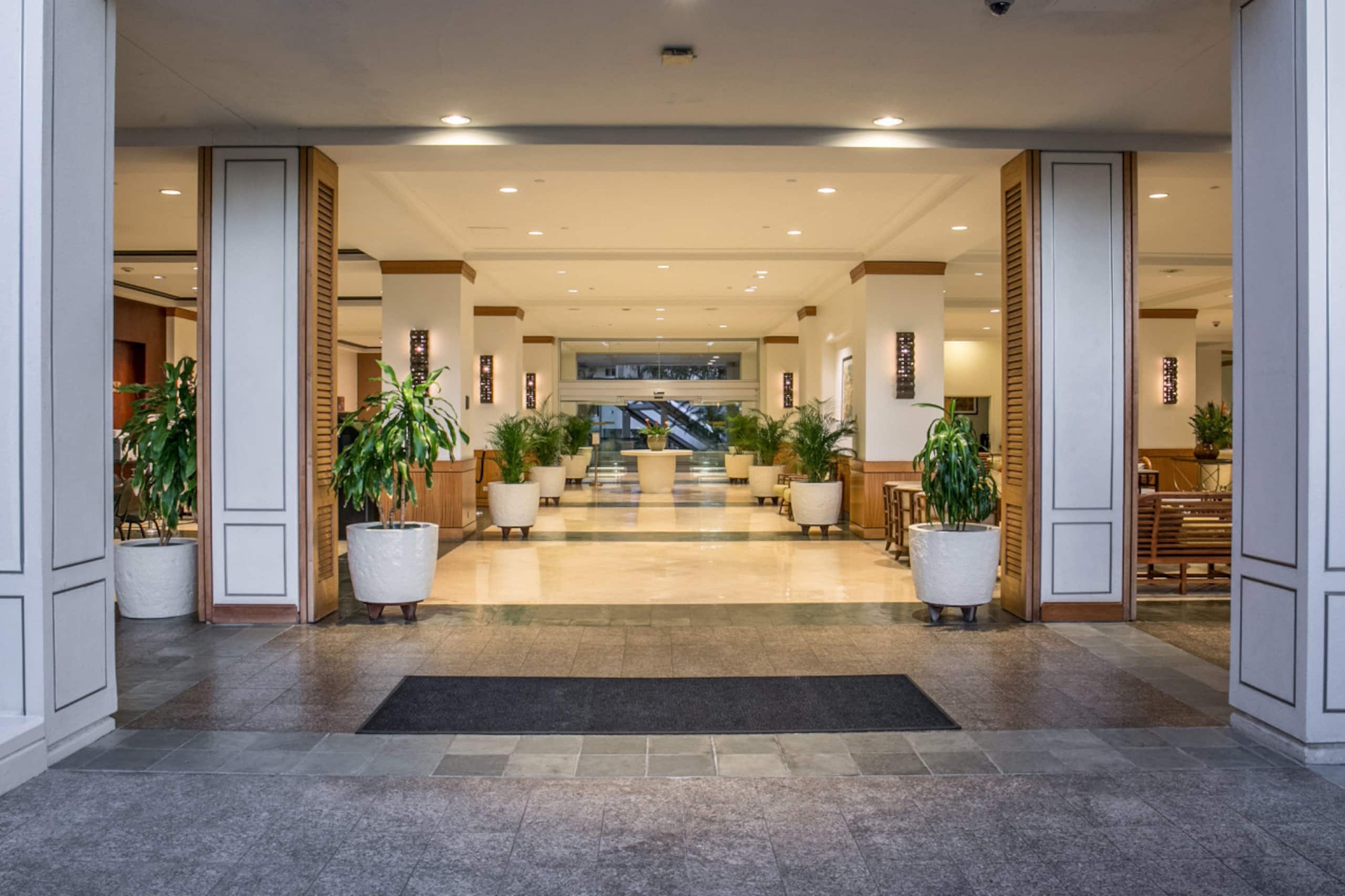Condo in Honolulu · ★4.76 · 1 bedroom · 3 beds · 1 private bath - Image 28