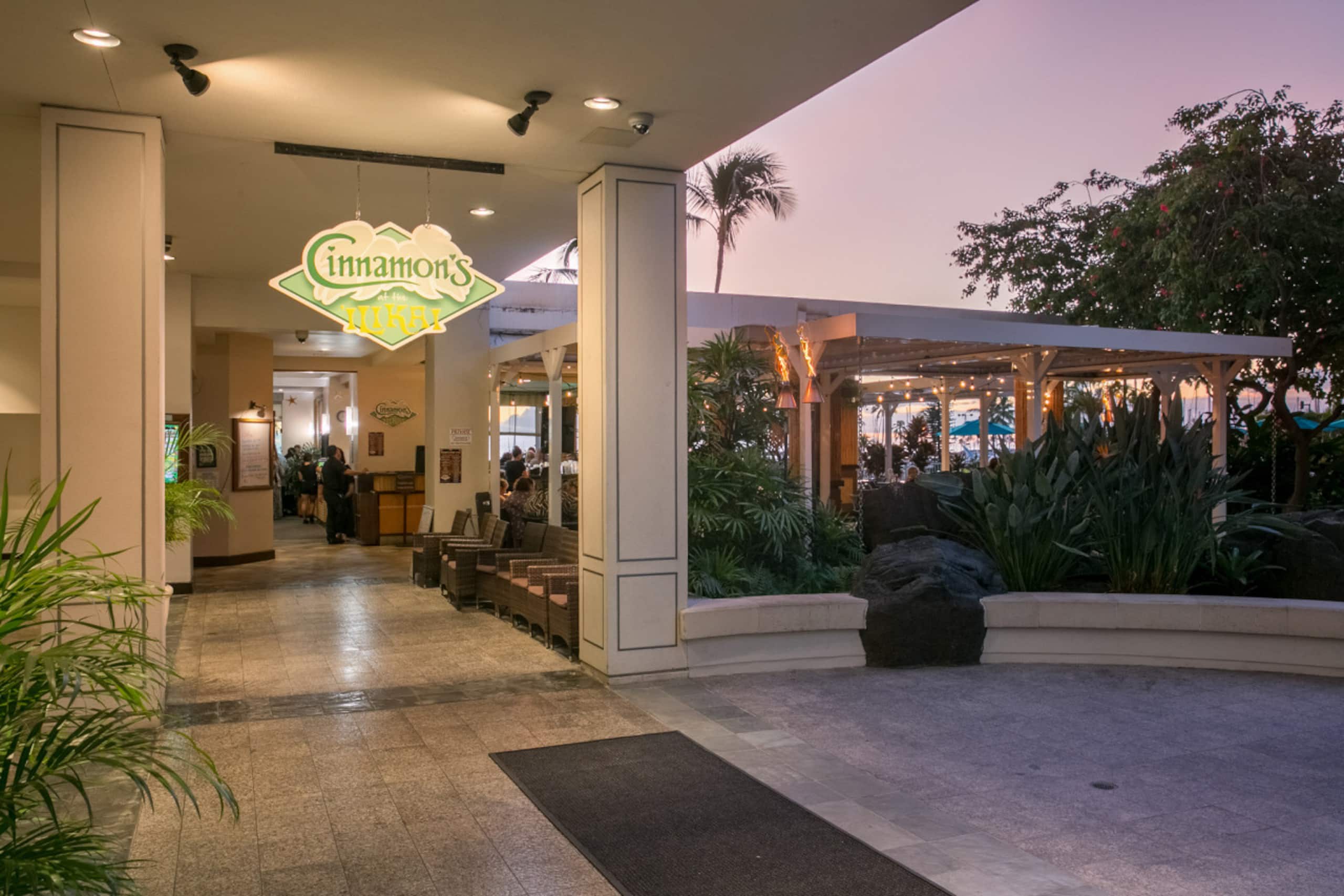 Condo in Honolulu · ★4.76 · 1 bedroom · 3 beds · 1 private bath - Image 30
