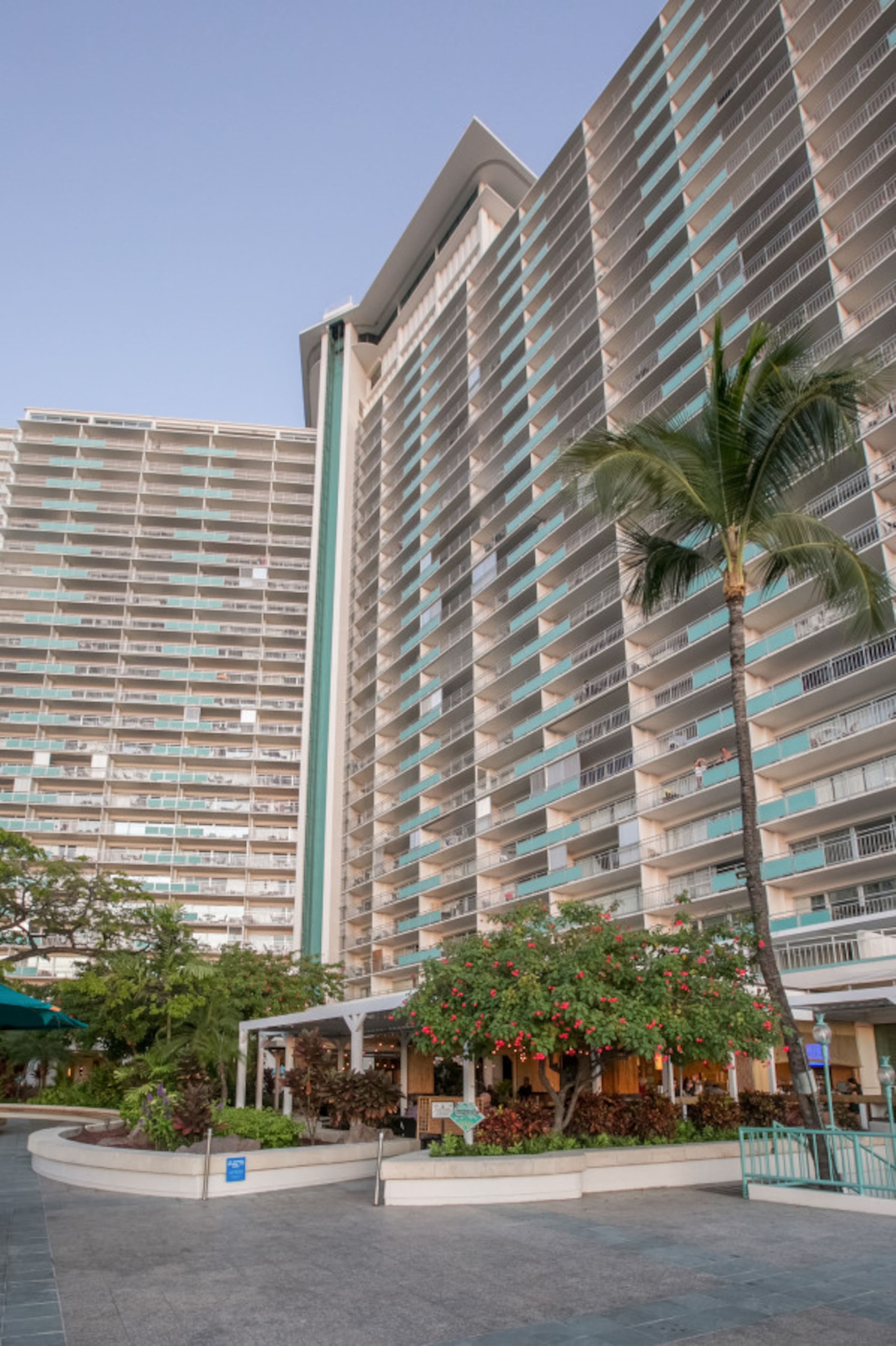 Condo in Honolulu · ★4.76 · 1 bedroom · 3 beds · 1 private bath - Image 31
