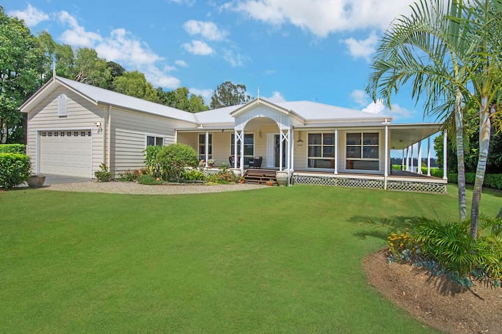 Island Getaway | Waterfront near Yamba