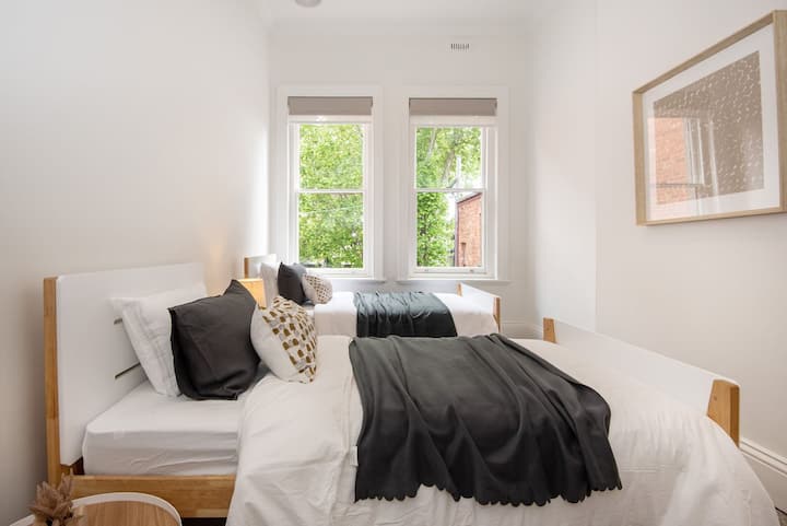 สว่างสดใสด้วยเพดานสูง