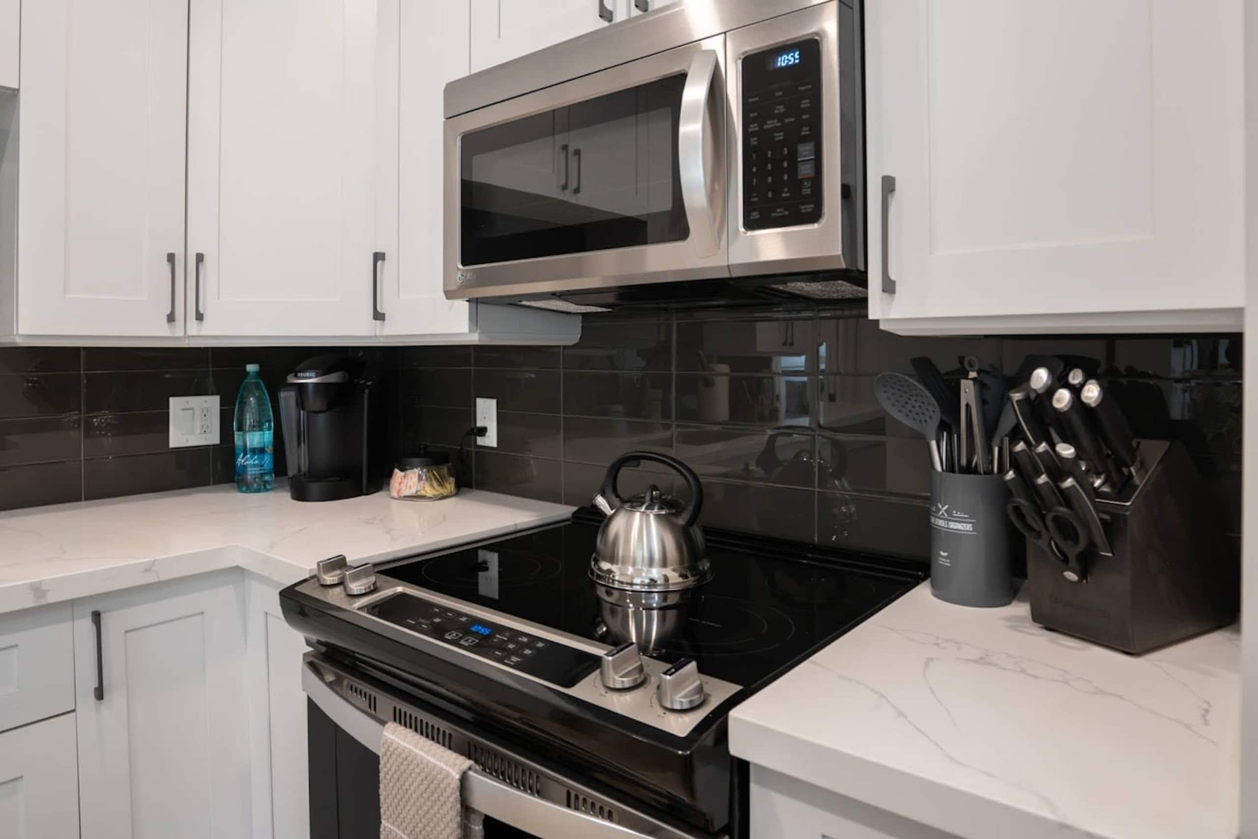 Condo in Kihei · ★4.89 · 1 bedroom · 2 beds · 1 bath - Image 9
