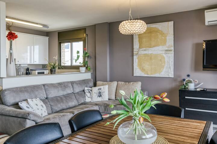 Roses Frontline perfect for family gallery image 4