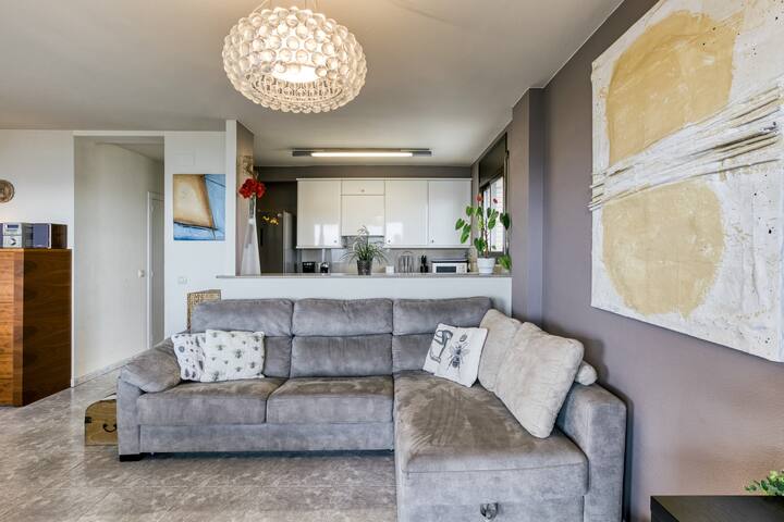 Roses Frontline perfect for family gallery image 3