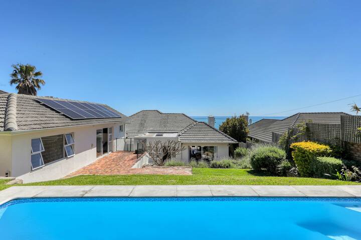 Camps Bay Luxury Home, Pool, Sea & Mountain Views