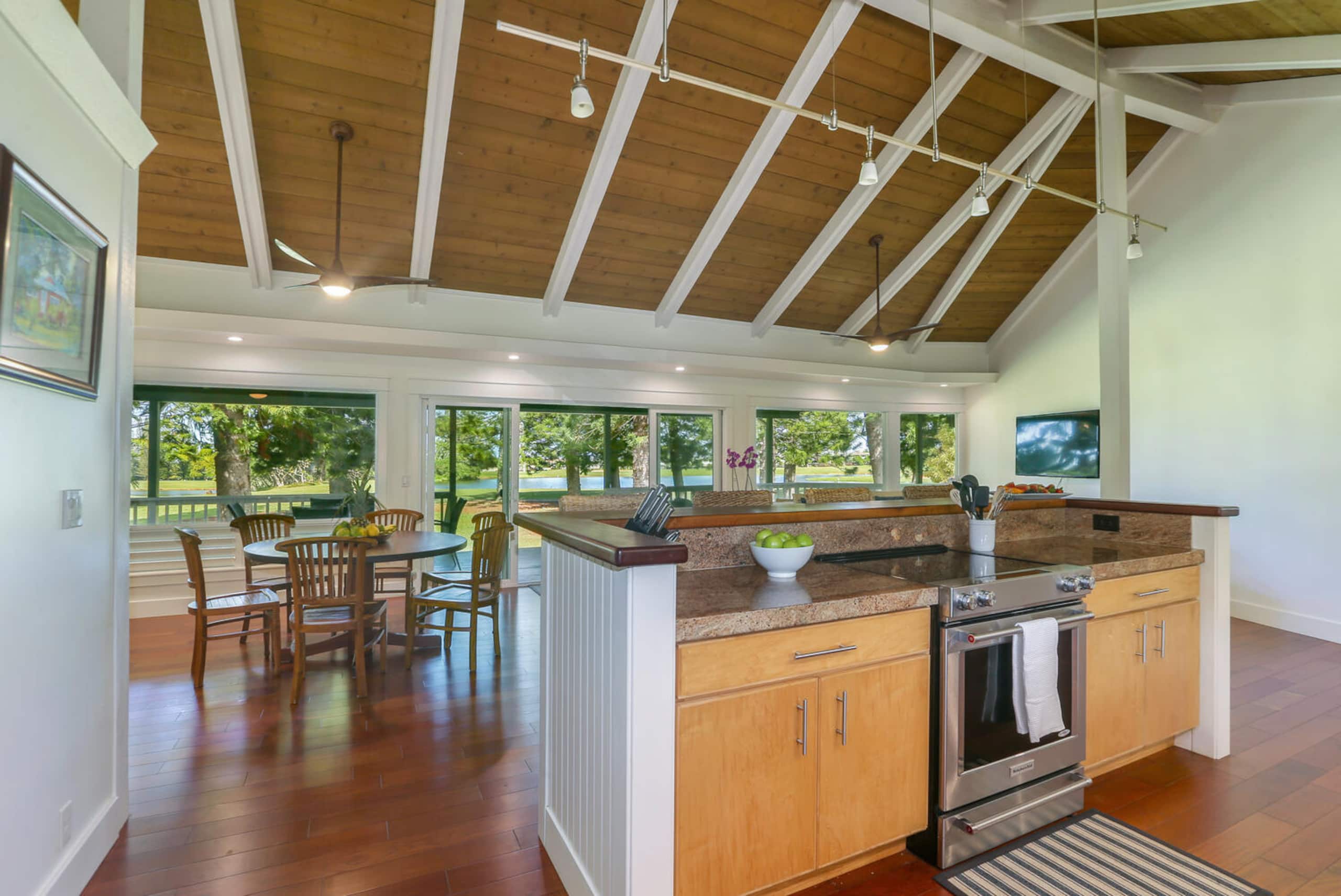 Home in Princeville · ★5.0 · 3 bedrooms · 4 beds · 2.5 baths - Image 12