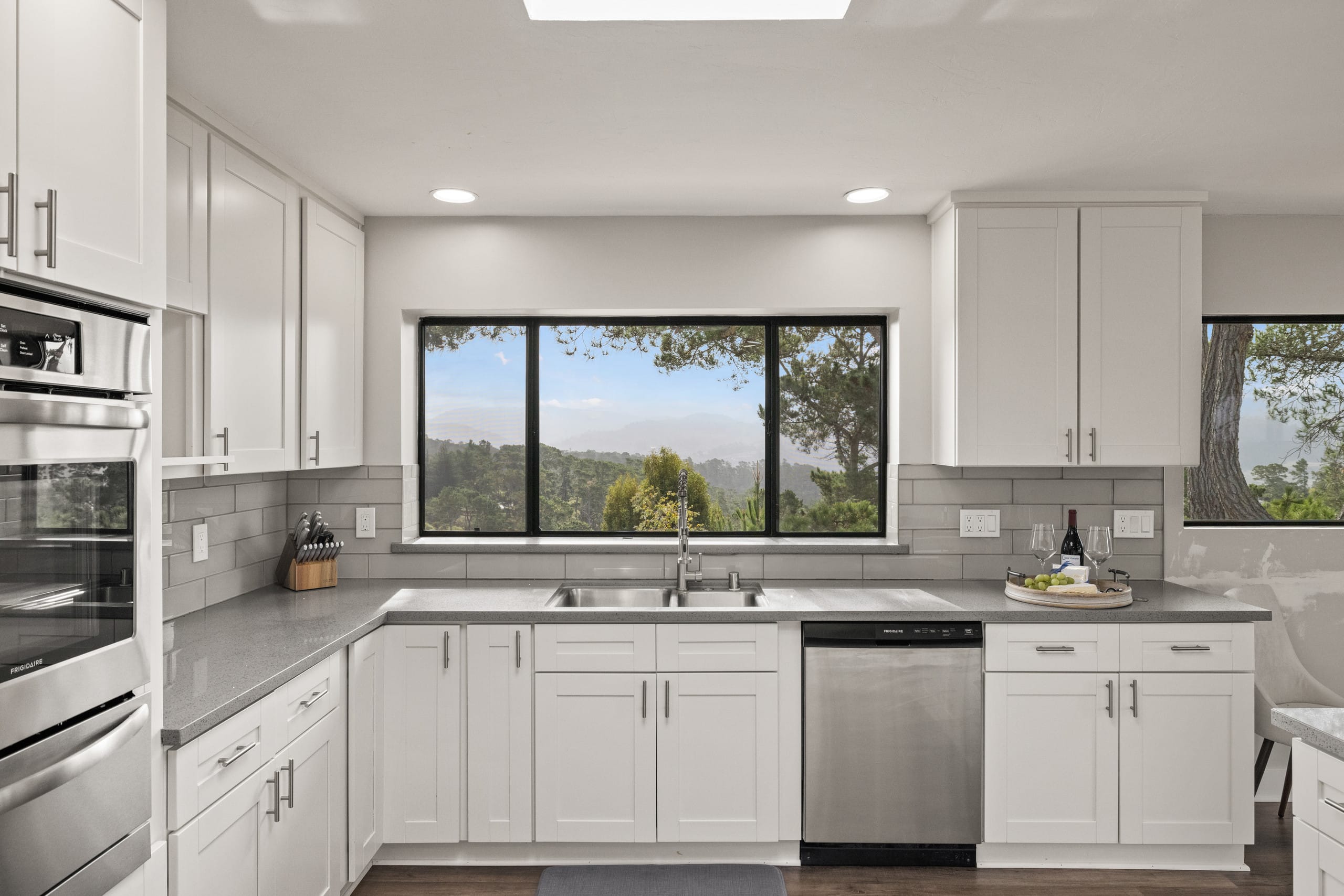 Carmel's Outlook Ocean-View Modern Retreat - Photo 18