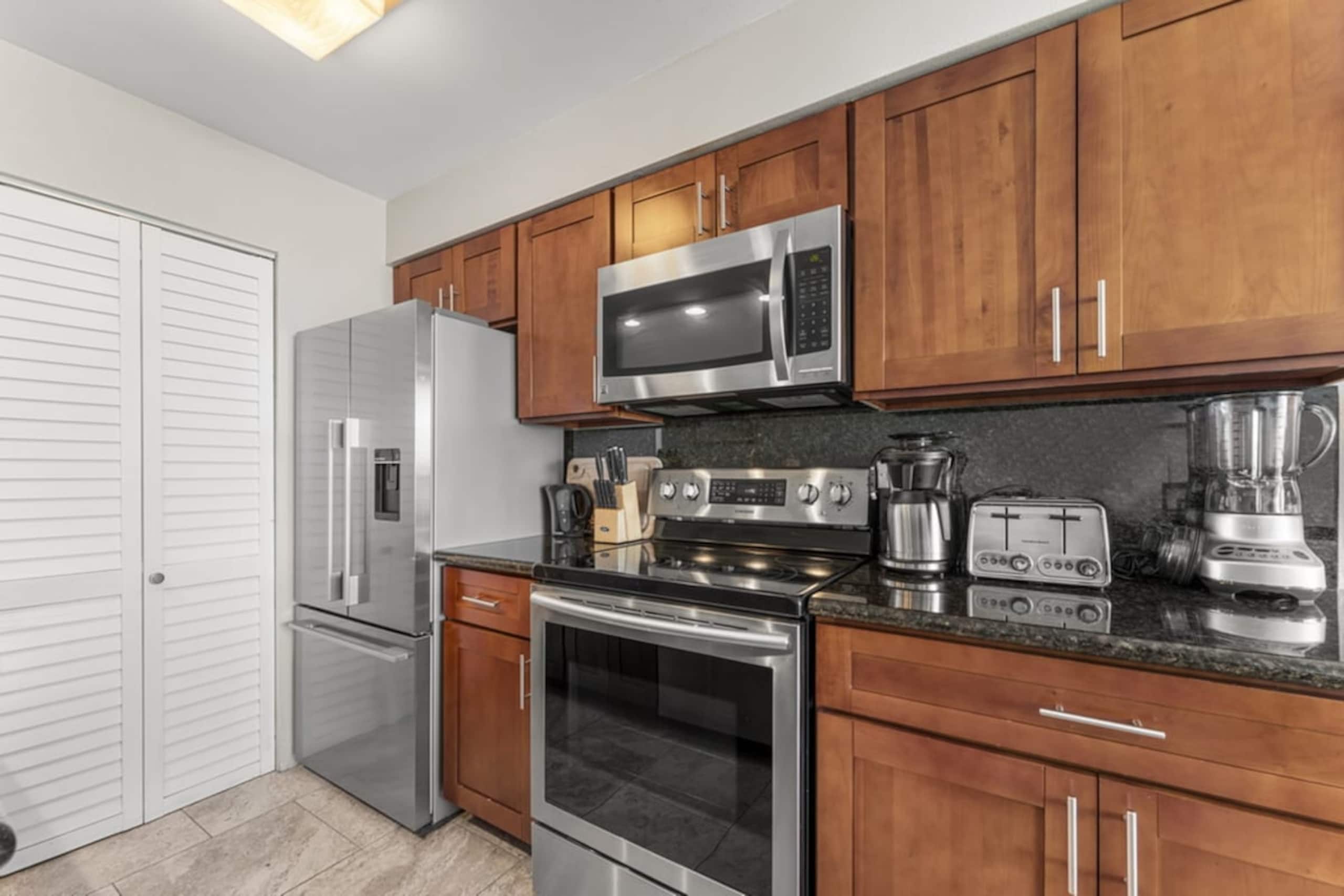 Ocean View Kihei Condo | Walk to Beach & Dining - Image 6