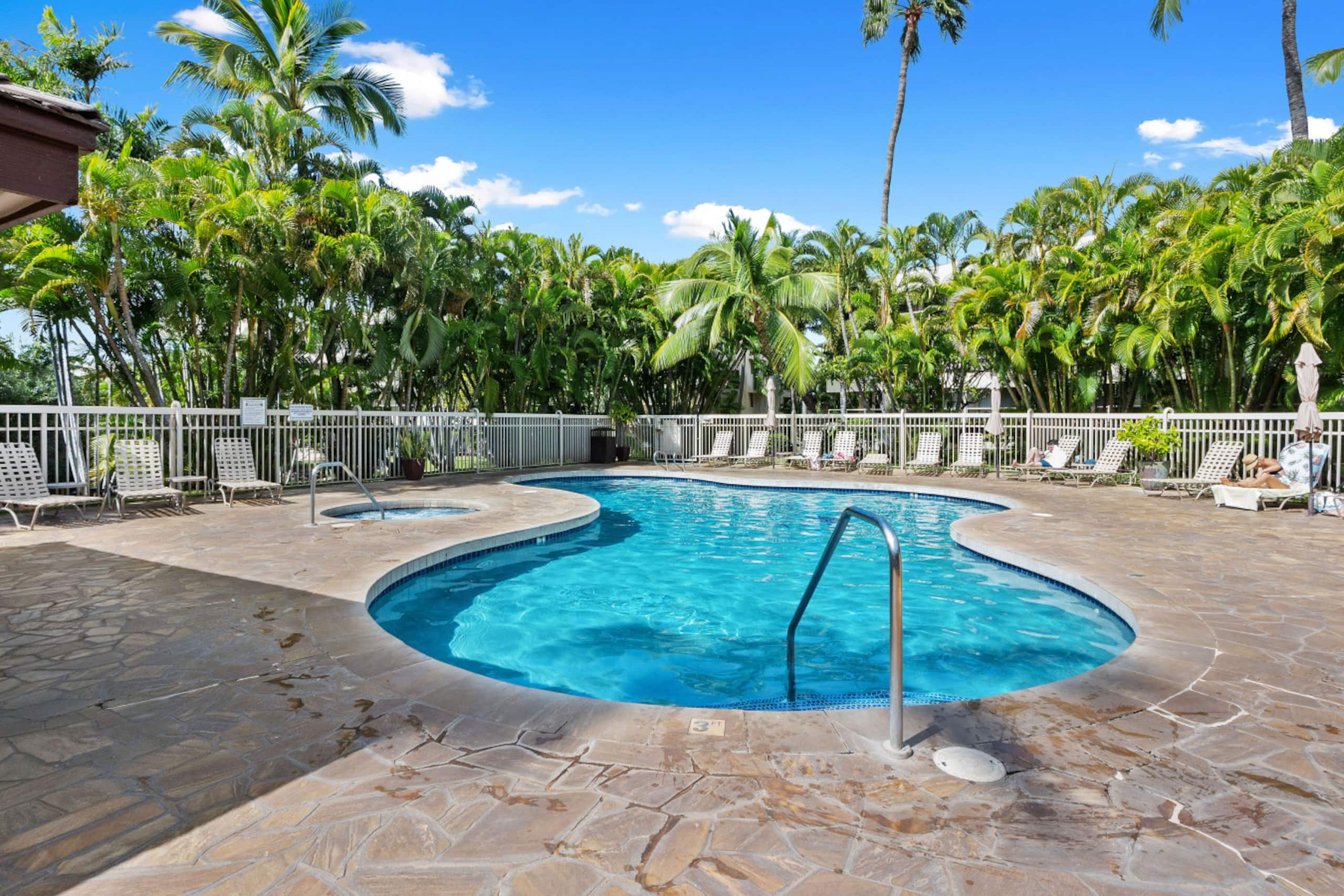 Condo in Kihei · ★4.94 · 1 bedroom · 2 beds · 1 shared bath - Image 18