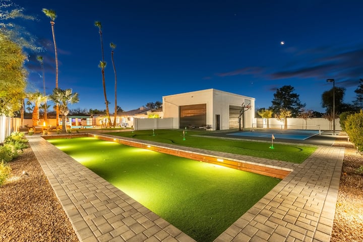 Desert Playground | Pool, Gym, Bocce & Pickleball.
