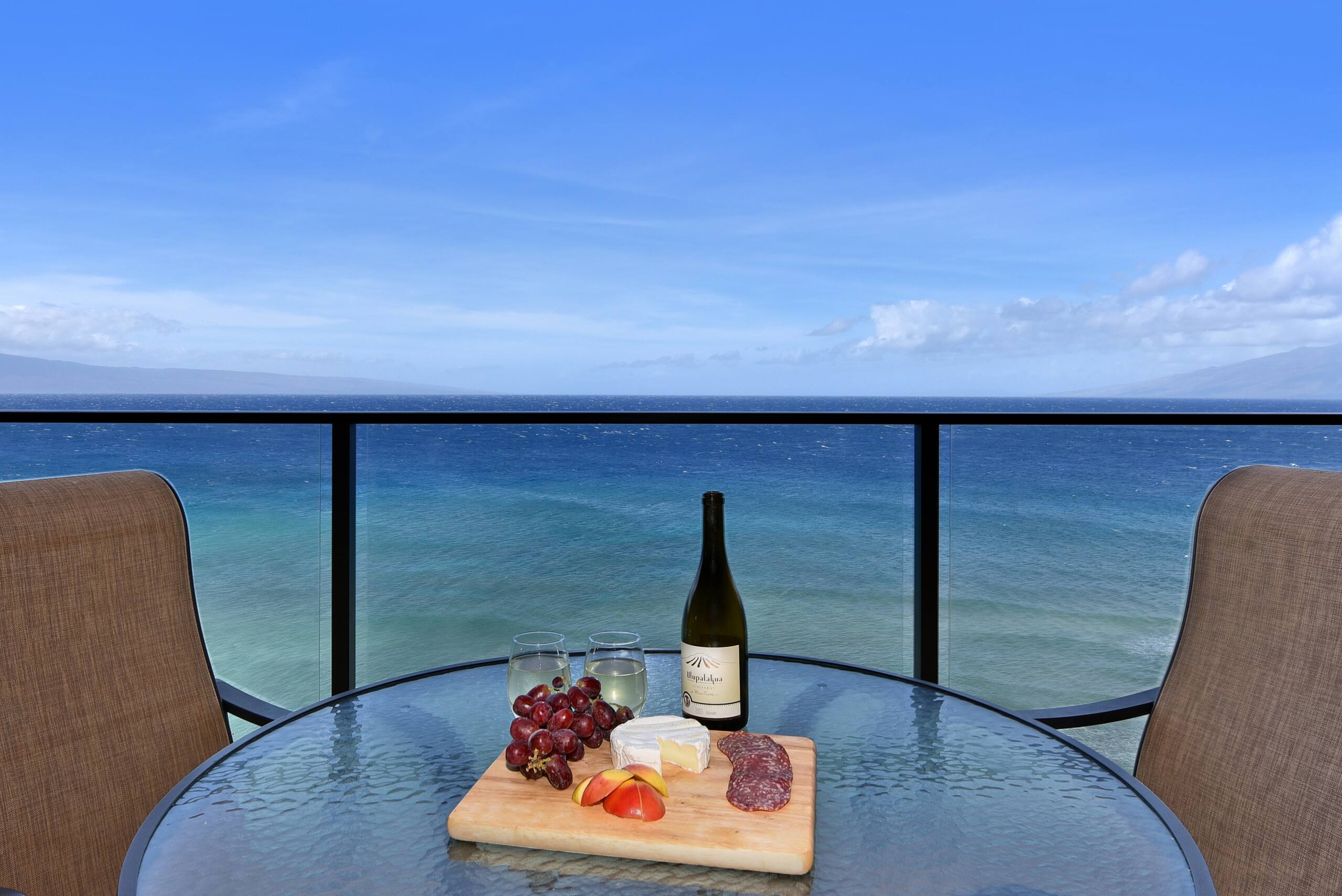 Condo in Lahaina · ★4.92 · 1 bedroom · 2 beds · 1 bath - Image 1