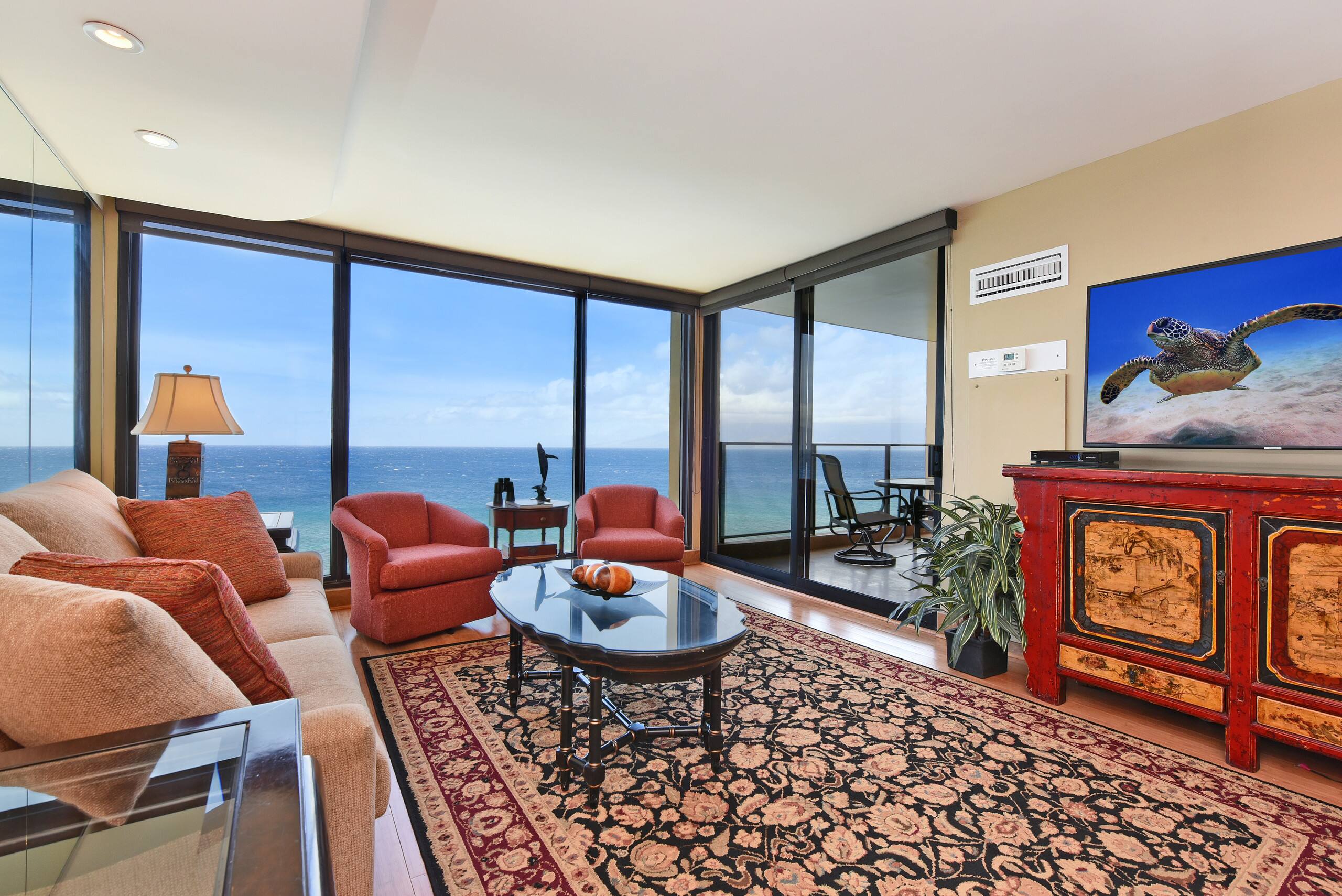Condo in Lahaina · ★4.92 · 1 bedroom · 2 beds · 1 bath - Image 4