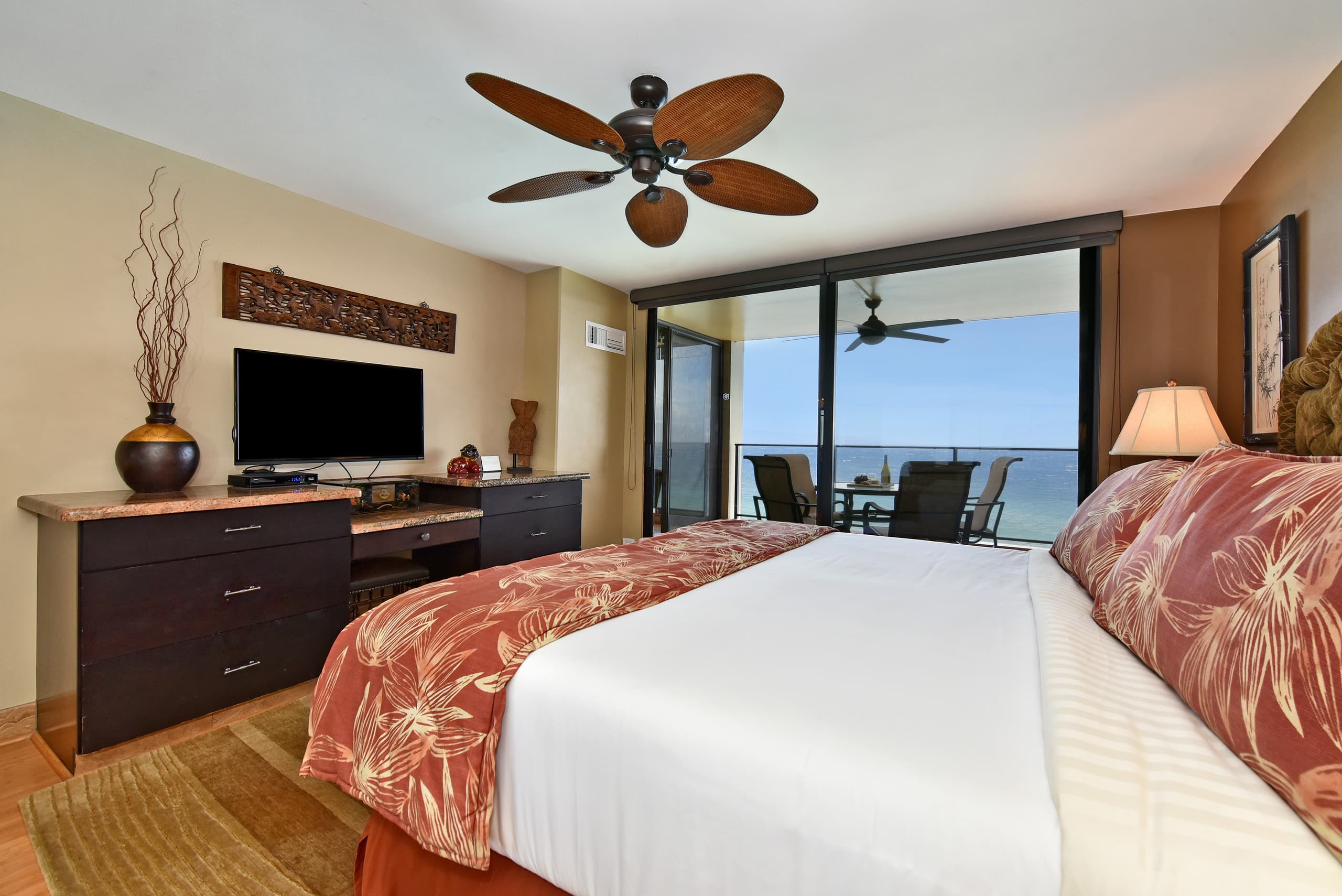 Condo in Lahaina · ★4.92 · 1 bedroom · 2 beds · 1 bath - Image 16