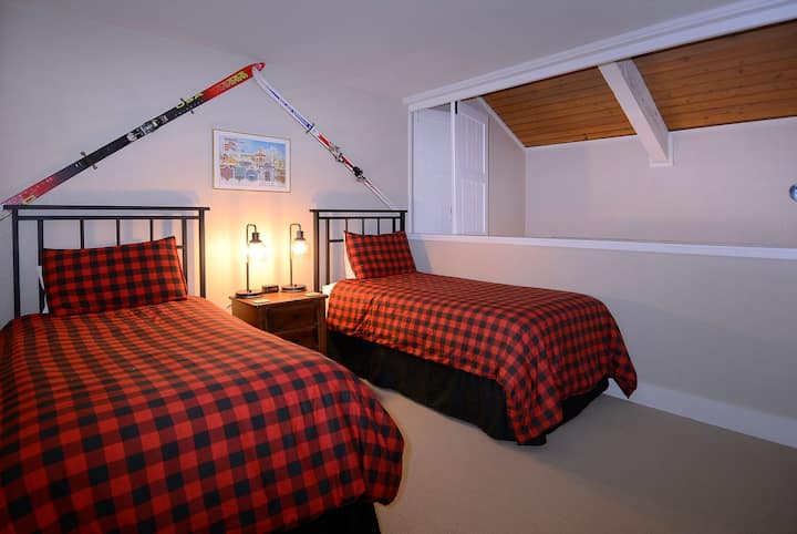 მე-3 სართული ტყუპი ოთახი