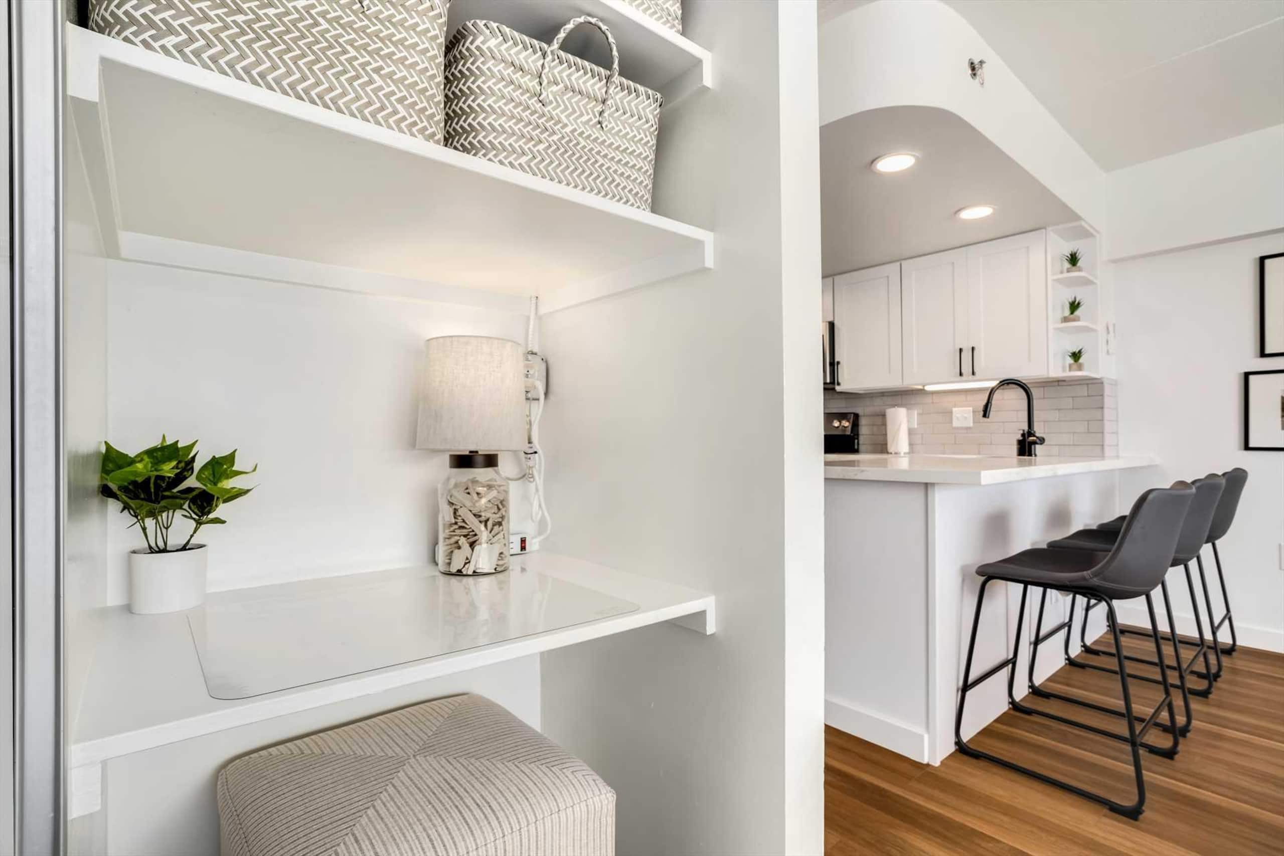 Condo in Honolulu · ★4.86 · 1 bedroom · 2 beds · 1 private bath - Image 17