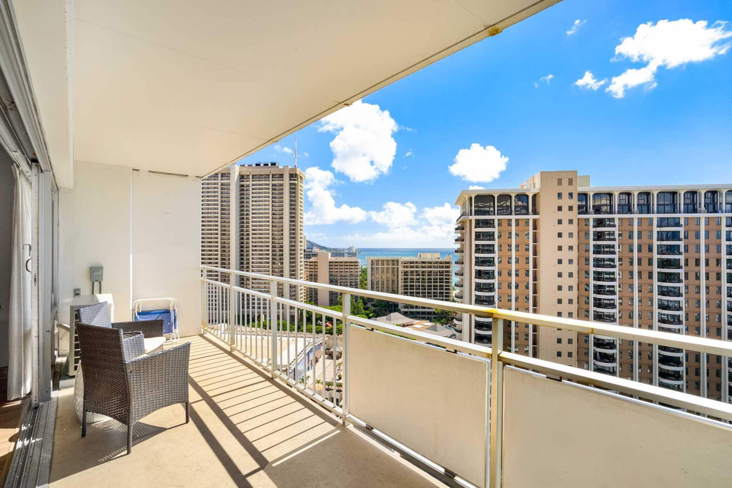 Condo in Honolulu · ★4.86 · 1 bedroom · 2 beds · 1 private bath - Image 24