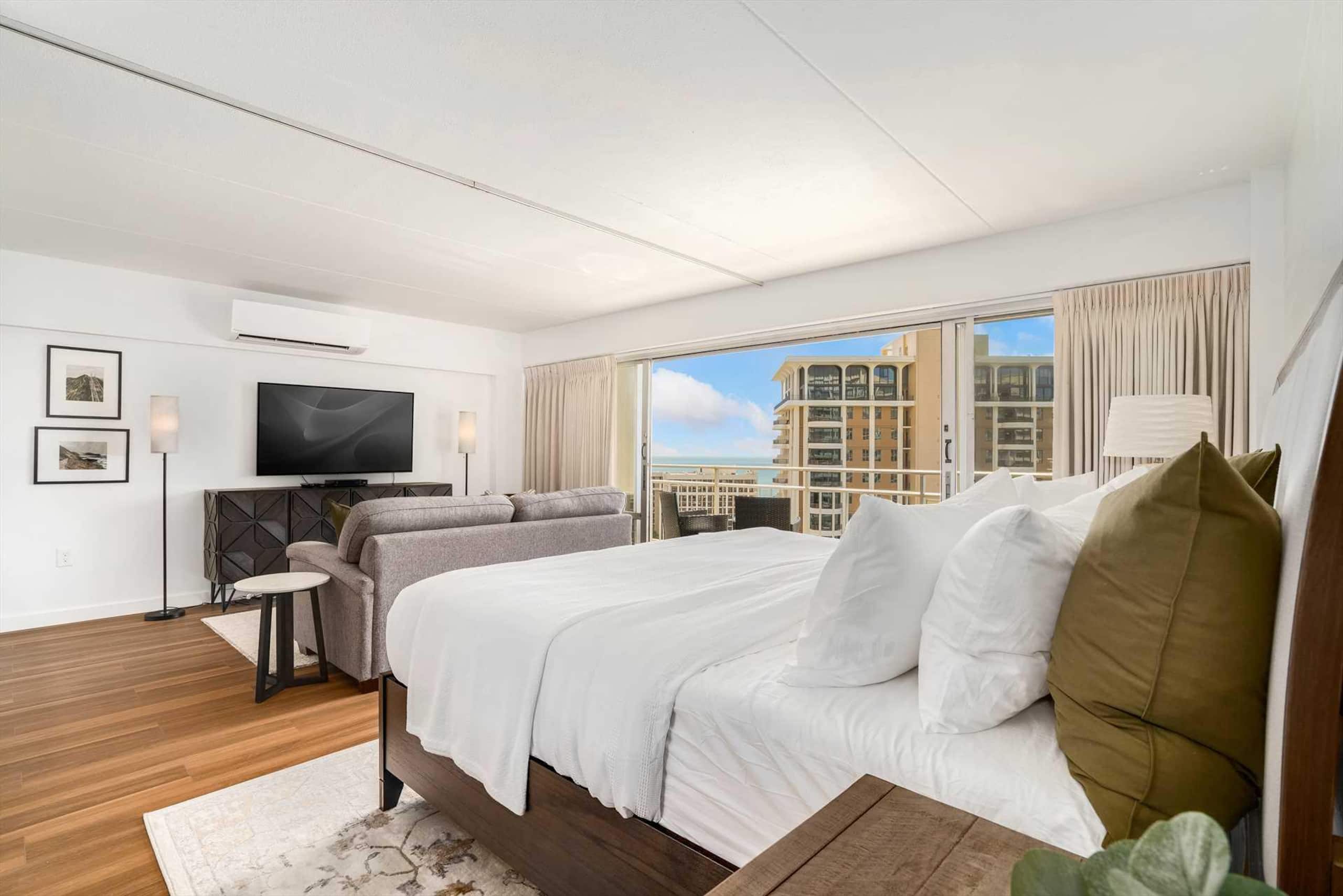 Condo in Honolulu · ★4.86 · 1 bedroom · 2 beds · 1 private bath - Image 10