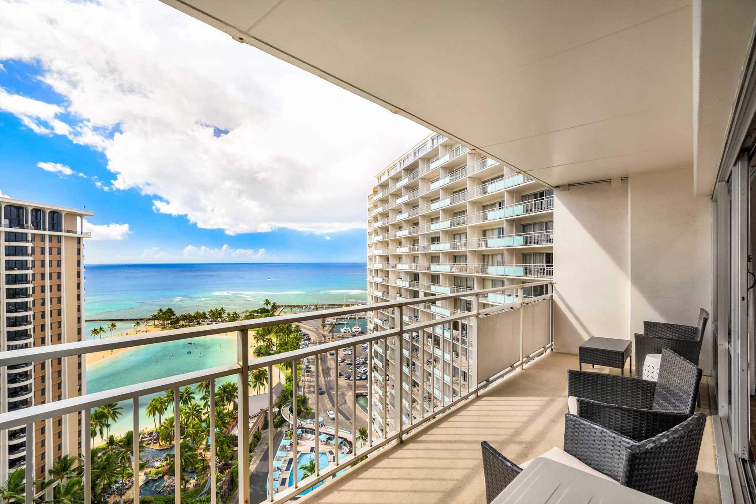 Condo in Honolulu · ★4.86 · 1 bedroom · 2 beds · 1 private bath - Image 23