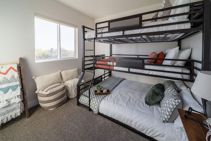 Chambre superposée/Lit Queen/Lit Twin/ Lit double