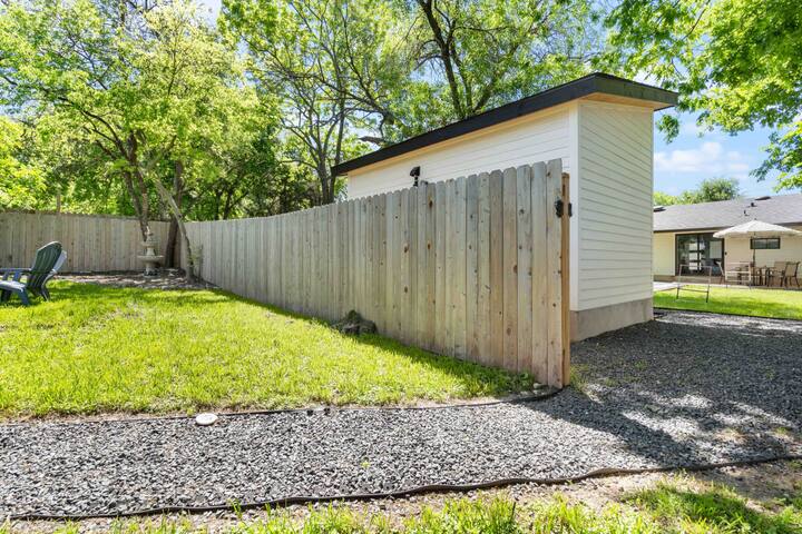 2 House Compound! 7Bedroom – PingPong – Yard Games gallery image 5